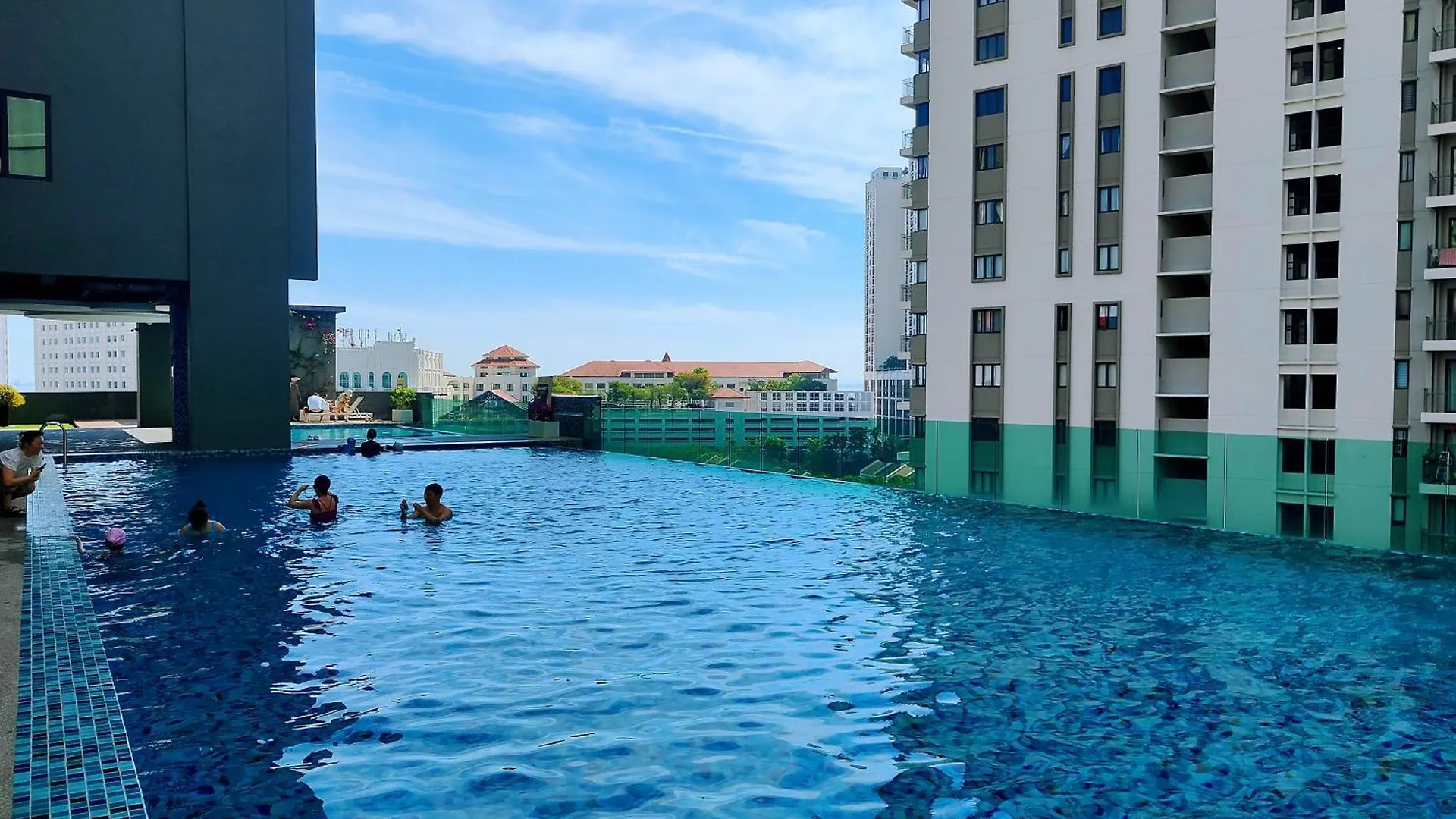 Amazing Seaview 2 Bedroom Bathtub Georgetown 6-8People超级海景双房带浴缸高级公寓 0*, 조지타운 말레이시아